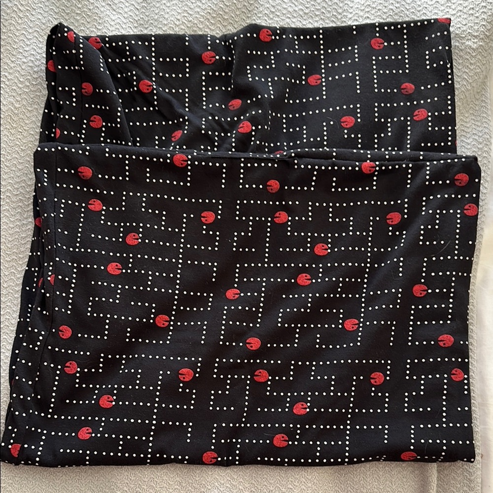 Pac-Man print Black and red infinity Scarf